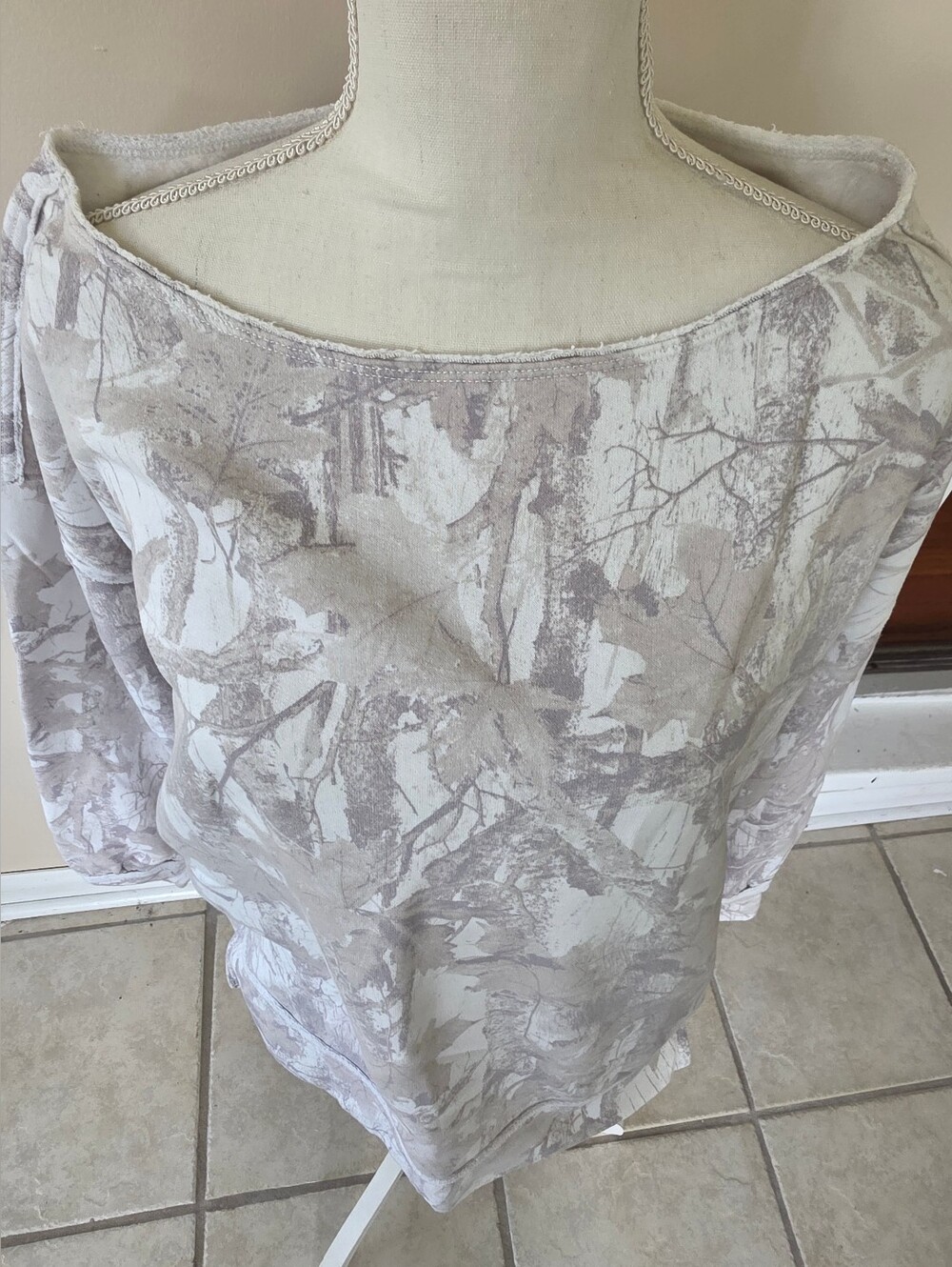 Hollister Camo Crewneck Sweatshirt - Picture 3 of 6